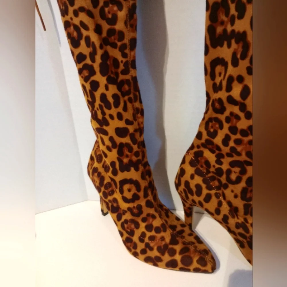 LEOPARD PRINT THIGH HIGH PULL ON BOOTS Sz. 37 EU / 6.5 or 7 US‎